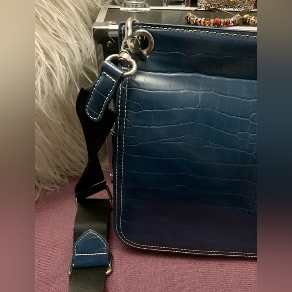 💎 Urban Outfitter’s💎Crossbody bag💎Mediana💎Blue Navy 💎#BLUE - Picture 16 of 16